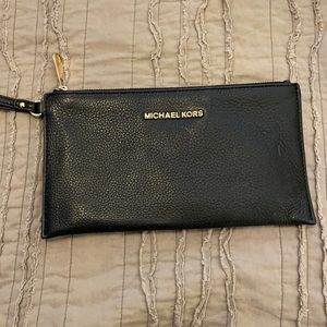 ◾️ Michael Kors Black Wristlet ◾️